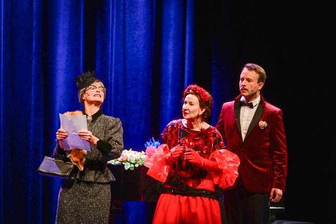 Predstava premiera komedija Veličastna!