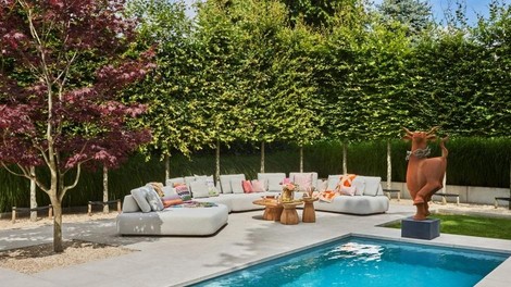 Vrt kot dnevna soba pod zvezdami: zakaj je vrtno pohištvo nova definicija luksuznega dekorja