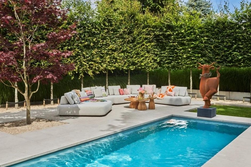 Vrt kot dnevna soba pod zvezdami: zakaj je vrtno pohištvo nova definicija luksuznega dekorja (foto: CASA)