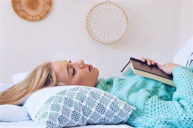 ženska spanje sanje