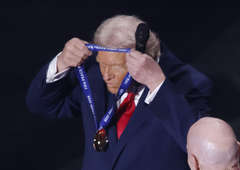 Donald Trump prejel nagrado za mir: podelila mu jo je ... Mednarodna nogometna zveza