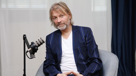 Znani glasbenik iskreno o zaslužku v svojem poklicu: "To niso milijoni, se pa da z glasbo živeti!"