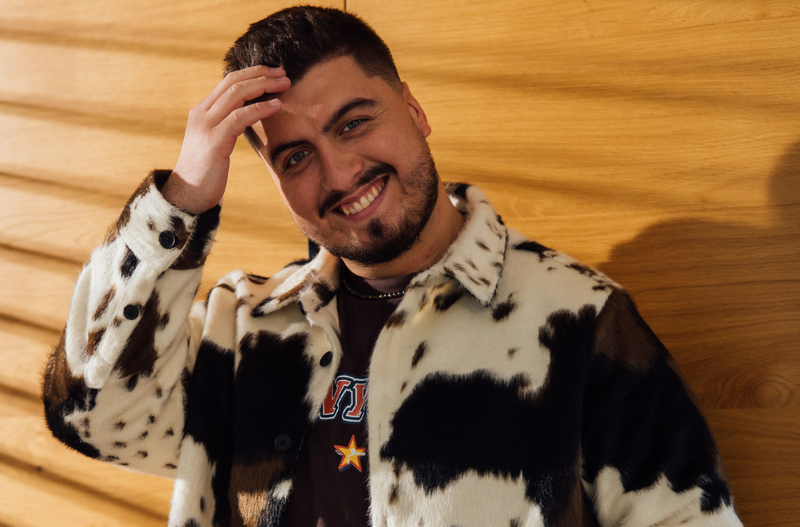 Luka Sešek z novim videospotom: v njem nastopa tudi njegova družina