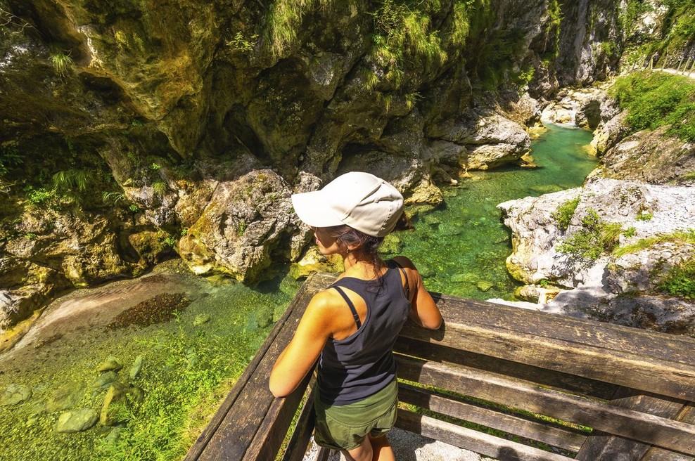 Američanka Nancy že šestič v Slovenijo, ima pa dilemo – planinska idila ali mirna dolina? Izbrala je ... (foto: Profimedia)