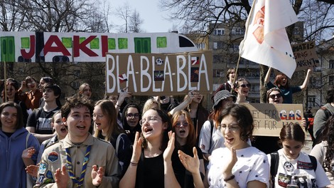 Kaj v Sloveniji res zanima mlade volivce? To je pet problematik, ki jih politika ne bi smela spregledati