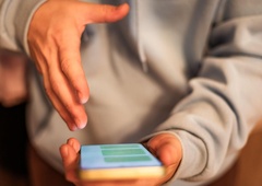 Nikoli ne odgovorijo na sporočila?! Te 3 astro znaki so prvaki v ignoriranju