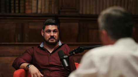 Darko Đurić v podkastu navdiha spregovoril tudi o odnosu družbe, predsodkih in zakaj mu lahko rečemo samo – Darko