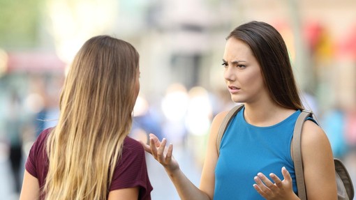 Kako utišati nekoga, ki vas žali? Z enim preprostim stavkom boste v trenutku postavili mejo