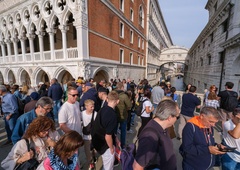 Benetke, nato Slovenija: ko se je turistom končno uspelo odpraviti k nam, je sledilo presenečenje — vau, kaj takega!