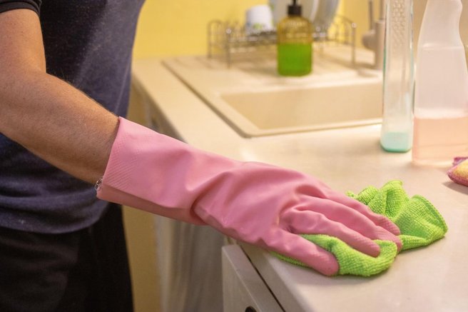 15 preprostih gospodinjskih trikov, ki vam bodo prihranili čas, denar in živce