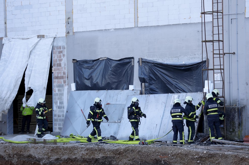 Ljubljančan presenetil z zloveščim vprašanjem – razkrito, kako bi se gasilci v prestolnici odzvali ob požaru v visoki stavbi (foto: Borut Živulovič/Bobo)