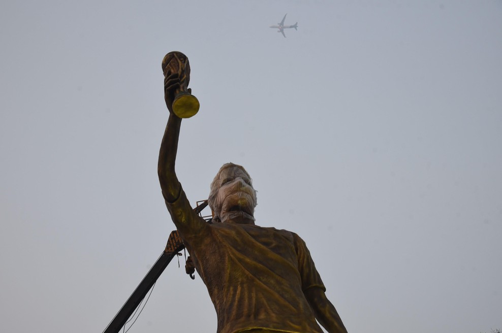 Enemu najboljših nogometašev na svetu v Indiji postavili kip, visok kar 21 metrov (foto: Profimedia)