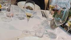 Kosilo v restavraciji Cubo v Hotelu Ambasador.