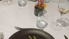 Kosilo v restavraciji Cubo v Hotelu Ambasador.