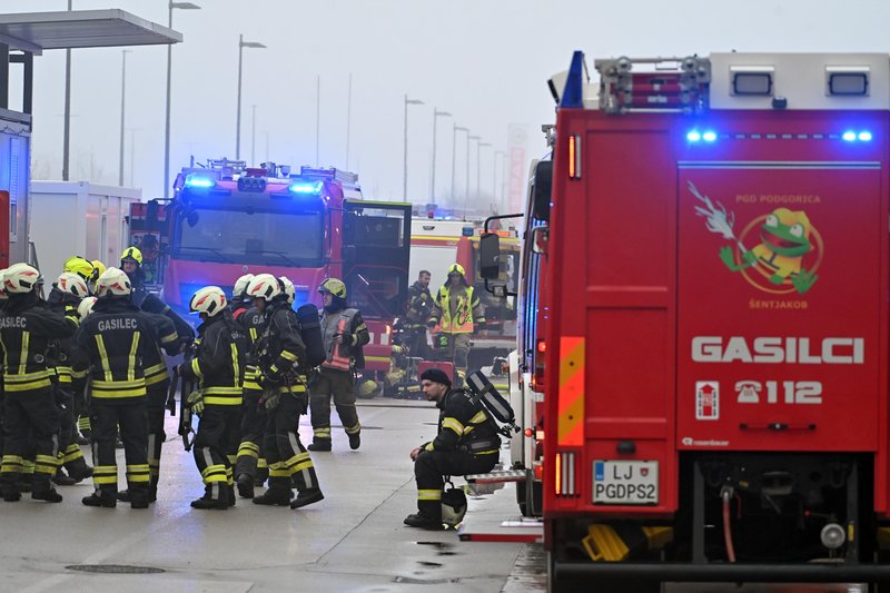 Zagorelo v skladišču Spara: na kraju več kot 300 gasilcev (FOTO)