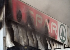 Zagorelo v skladišču Spara: na kraju več kot 300 gasilcev (FOTO)