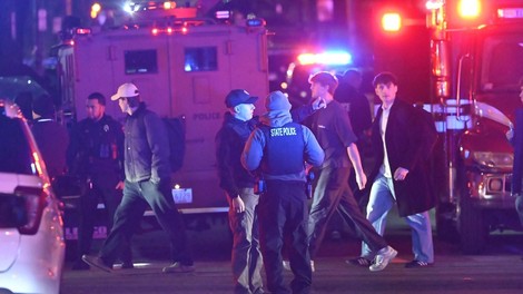 Streljanje na prestižni ameriški univerzi: ubiti dve osebi, najmanj devet ranjenih