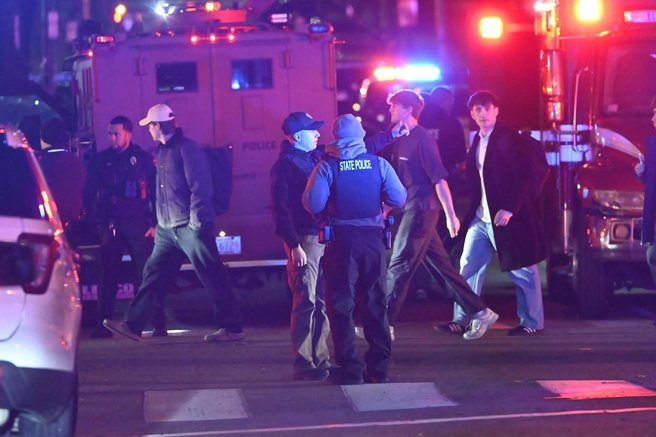 Streljanje na prestižni ameriški univerzi: ubiti dve osebi, najmanj devet ranjenih