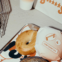 V centru Ljubljane se je odprl nov lokal s priljubljenimi ameriškimi prigrizki, ki bo postal vaša obvezna postojanka za malico