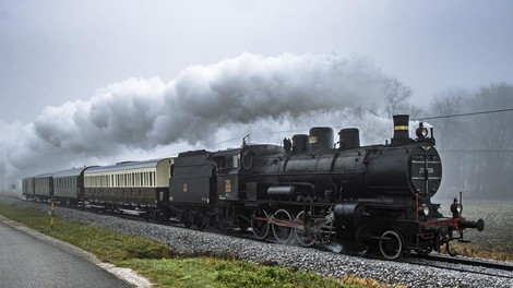 Muzejski vlak Slovenskih železnic se vrača na tire
