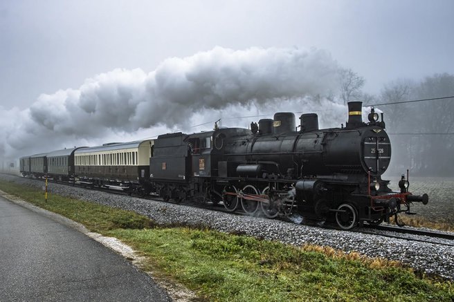 Muzejski vlak Slovenskih železnic se vrača na tire