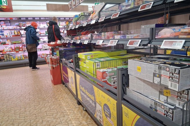 lidl drama kaos italija brescia rop alkohol policija smrt izgon