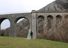 Turisti navdušeno odkrivajo prezrto slovensko dragocenost: noro, kot bi potovali skozi čas!