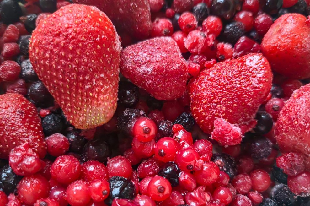 Resna nevarnost za zdravje: v zamrznjenih jagodah slovenskih trgovcev našli prepovedane pesticide (foto: Profimedia)