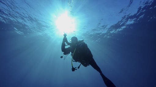 Očitno je bilo vse res! Potapljači pod morsko gladino naleteli na osupljiv odgovor na kar 7000 let staro skrivnost