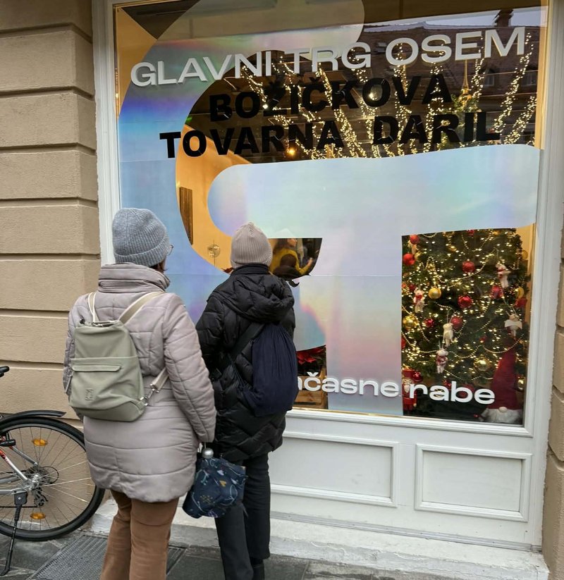 Celje Bozickova tovarna daril otroci humanitarnost