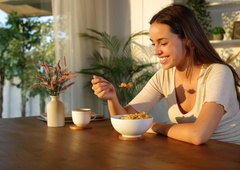 Živeli boste dlje, če boste za zajtrk jedli to poceni jed: prodaja se skoraj povsod