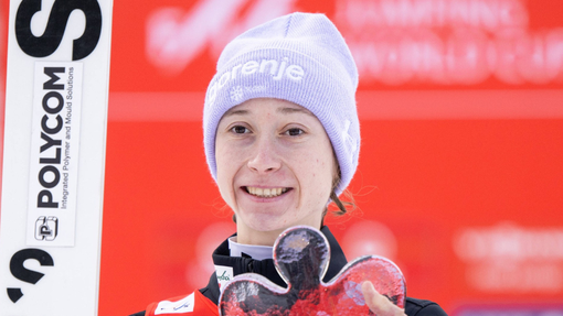 Izjemna Nika Prevc postregla s prepričljivo zmago!