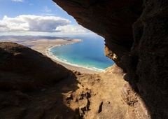V jamah na znanem otoku se dogaja nekaj osupljivega: kar so odkrili znanstveniki, bi lahko človeštvo postavilo na glavo