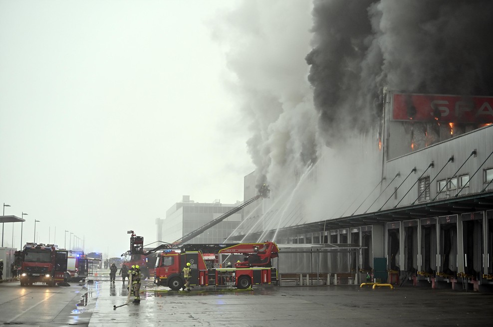 Požar v Sparovem skladišču: pekarna v celoti uničena, škode za več deset milijonov evrov (foto: Profimedia)