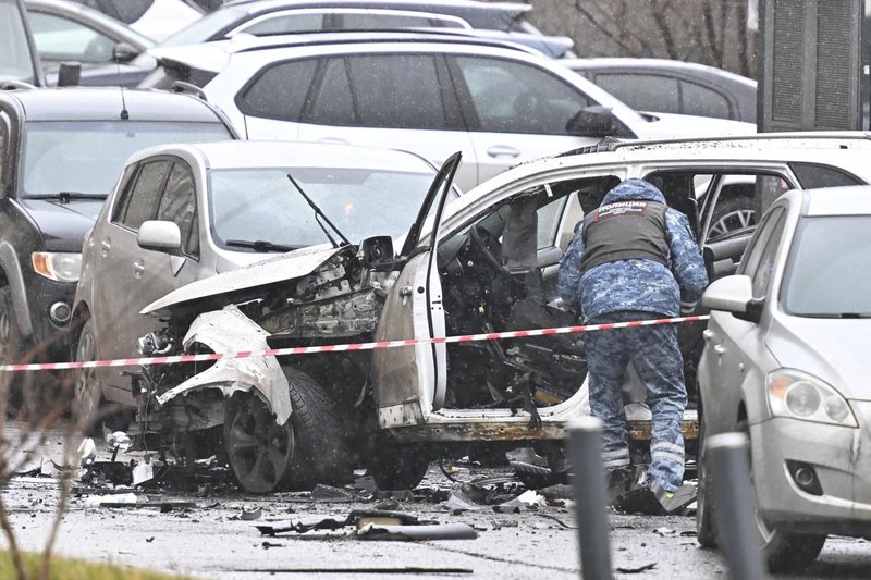 V eksploziji avtomobila umrl ruski general: ena od sledi povezana z Ukrajino