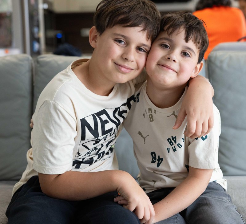 7-letni Teo zdravljenje genska terapija