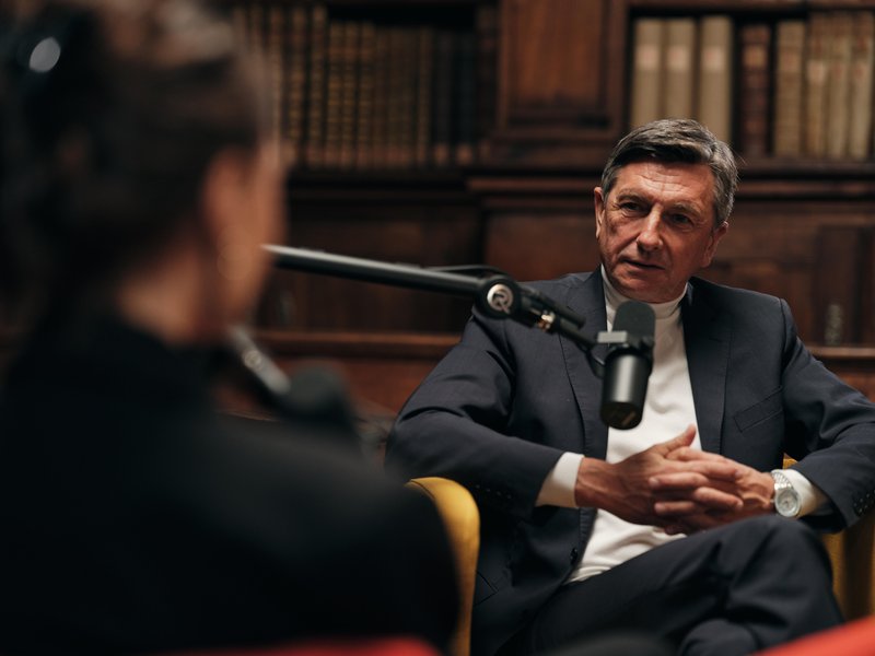 Zala Djurić v podkastu navdiha navihano, a zelo iskreno o težkih čustvih, ljubezni, najljubši glasbi in zakaj bi rada igrala nore like