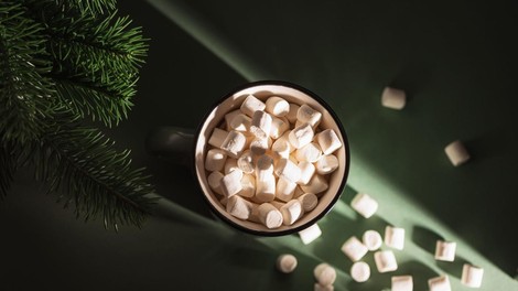 Takšne še niste pili: 'obrnjena' vroča čokolada je hit letošnje zime