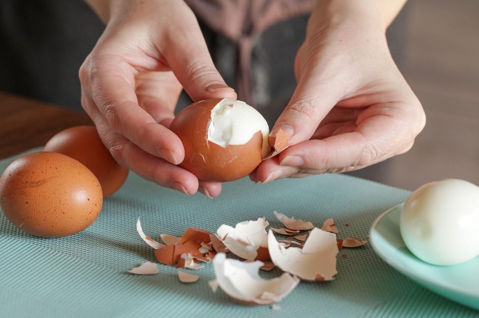 Lupljenje jajc (foto: Profimedia)