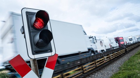 vlak kolesar tragedija slovenija smrt zidani most