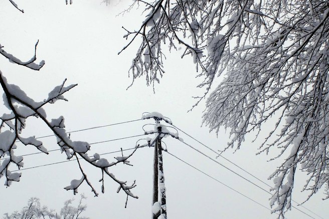 sneg, elektrika