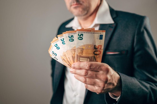 denar zasluzek horoskop igre na sreco januar novo leto priloznost zvezde astrologija