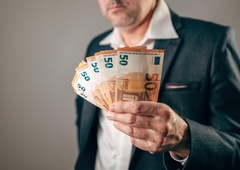 Denar v kratkem prihaja za ta 4 znamenja: eno mora do 3. januarja nujno igrati igre na srečo!