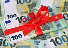 Denarja toliko, kot bi ga vozili s tovornjaki! 3 znamenja bodo v leto 2026 vstopila s polno denarnico