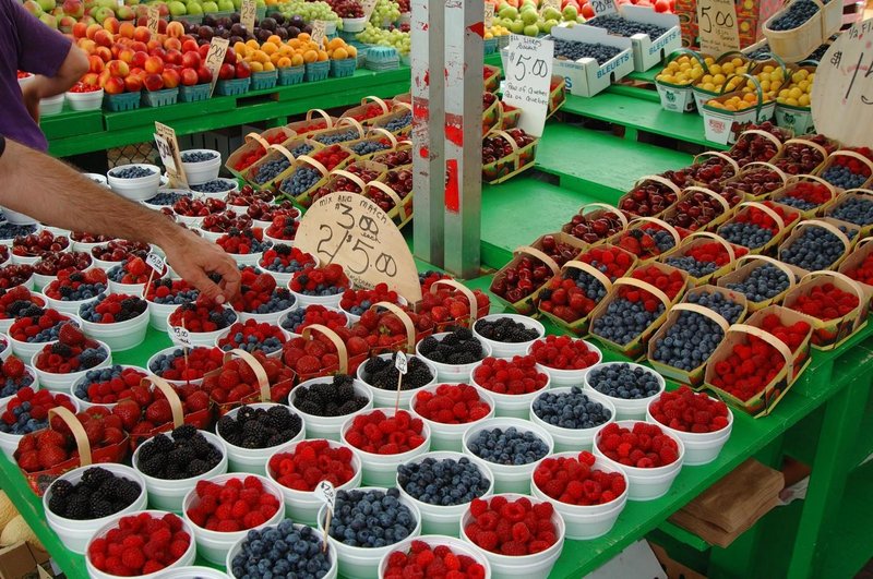 maline borovnice sadje