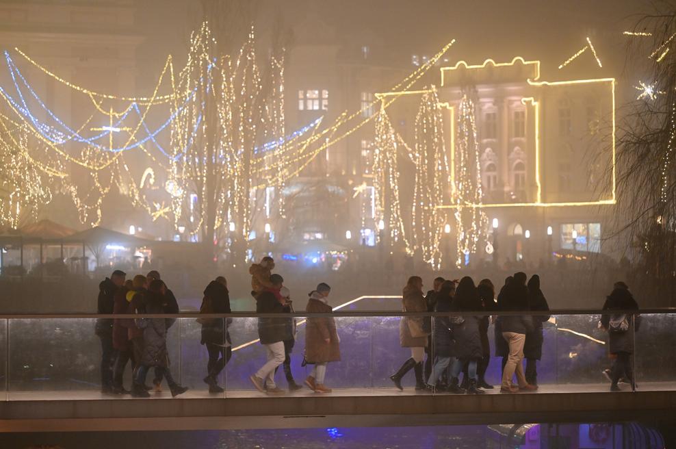 Znan je odgovor na pereče vprašanje, ki tare mnoge: bo na silvestrovo megla? (foto: Žiga Živulovič jr./Bobo)