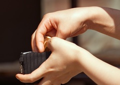 List te rastline ima posebno moč: dajte ga v denarnico in zgodil se bo čudež