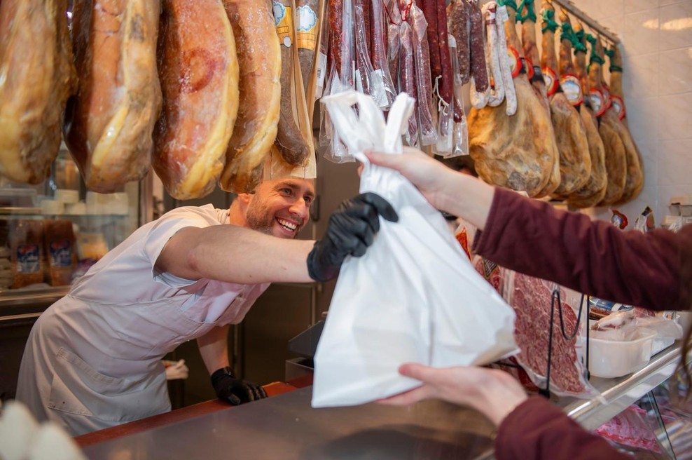 Mesarji so si enotni: to je največja napaka, ki jo ljudje počnejo pri nakupu mesa (foto: Profimedia)