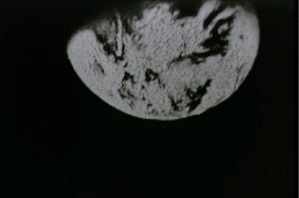 NASA zaradi dogajanja na nebu v polno pripravljenosti: opazili so, da se Zemlji približuje nekaj, kar je veliko kot potniško letalo (foto: Profimedia)