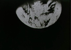 NASA zaradi dogajanja na nebu v polni pripravljenosti: opazili so, da se Zemlji približuje nekaj, kar je veliko kot potniško letalo